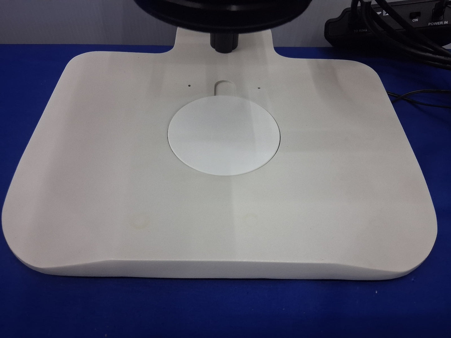 NIKON STEREO SMZ745 MICROSCOPE 6.7-50X  STAND & LED LIGHT C-W10XB/22 EYEPIECES