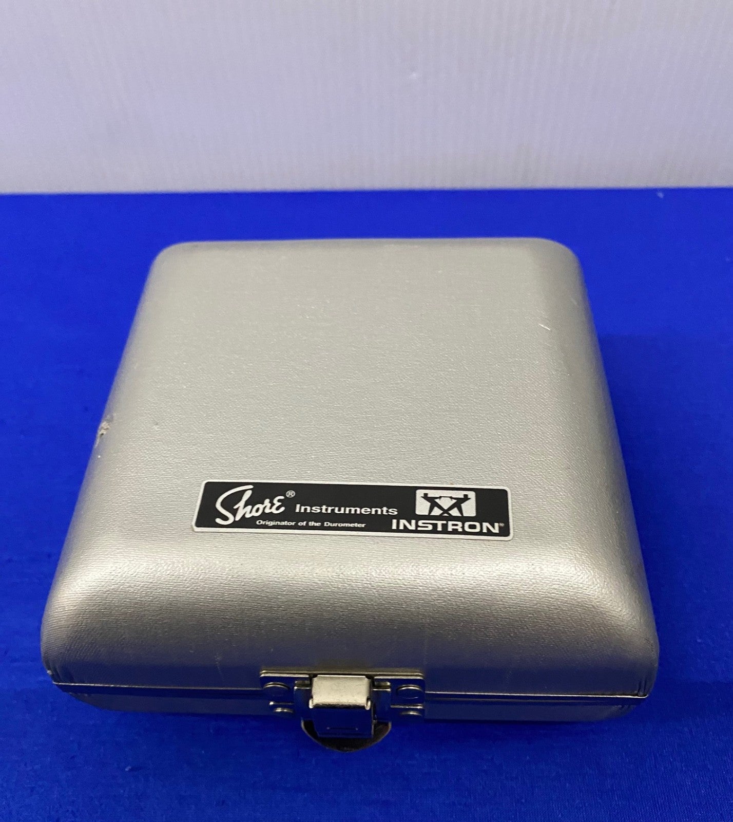 INSTRON SHORE ® DUROMETER TYPE ASTM D2240 PT#407716800 TYPE D-LONG