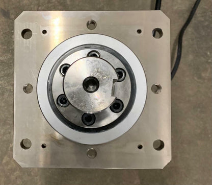 YASKAWA AC-SERVOMOTOR SGMAV-08ADA21 MIT SHIMPO NIDEC-REDUZIERGETRIEBE VRGS-33D120-750