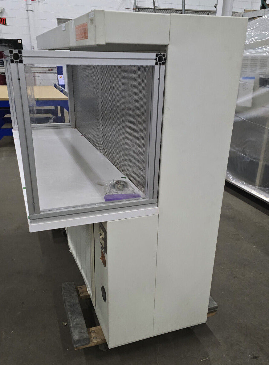 CLEAN AIR PRODUCTS CAP301-624-30H 6FT HORIZONTAL LAMINAR FLOW CLEAN BENCH