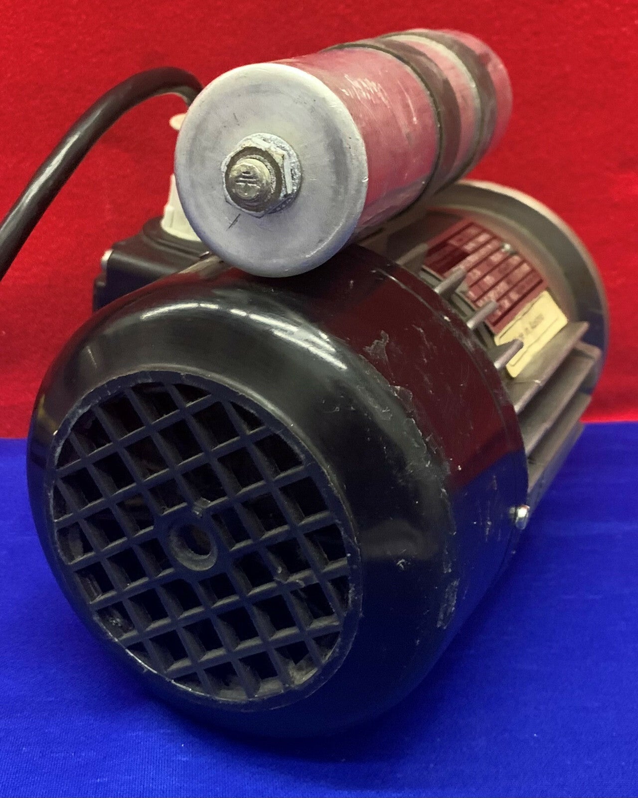 ANTRIEBSTECHNIK 7960327RBF0.0974-71 MOTEUR 1650/min 2,0A 115V 60Hz. L'ARTICLE EST UTILISÉ.