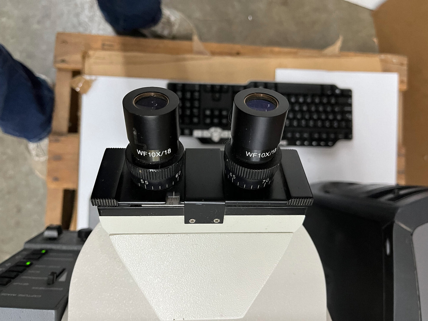 DIGILAB UMA 600 SPECTROMETERMICROSCOOP 010-0236-2/DELL DHM/TOETSENBORD - ONDERDELEN 