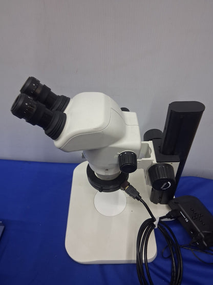 NIKON STEREO SMZ745 MICROSCOPE 6.7-50X  STAND & LED LIGHT C-W10XB/22 EYEPIECES
