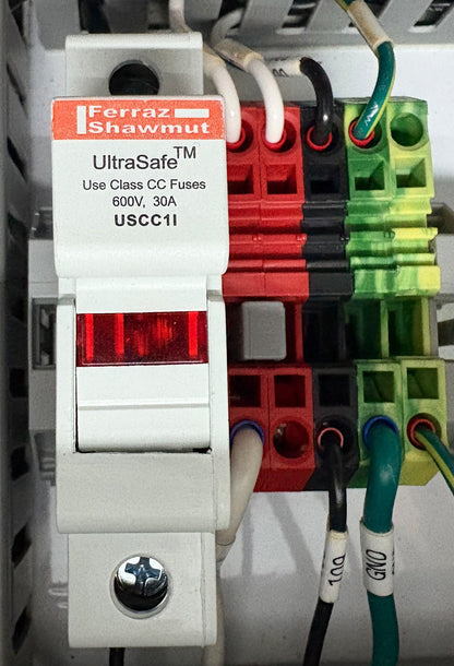 KEYENCE SWITCHING MS2-H50 POWER SUPPLY & FERRAZ SHAWMUT FUSE BLOCK USCC1I