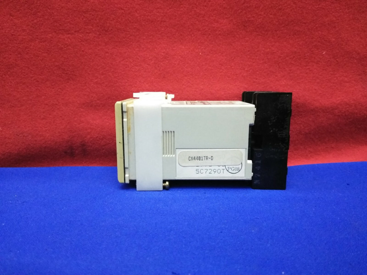 OMEGA CN4400 TEMPERATUURREGELAAR 