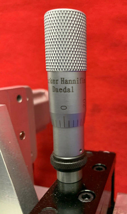 PARKER CR4544 XYZ CENTER DRIVE STAGE LINEAR ACTUATOR MPL-A1520U-VJ74A MOTOR