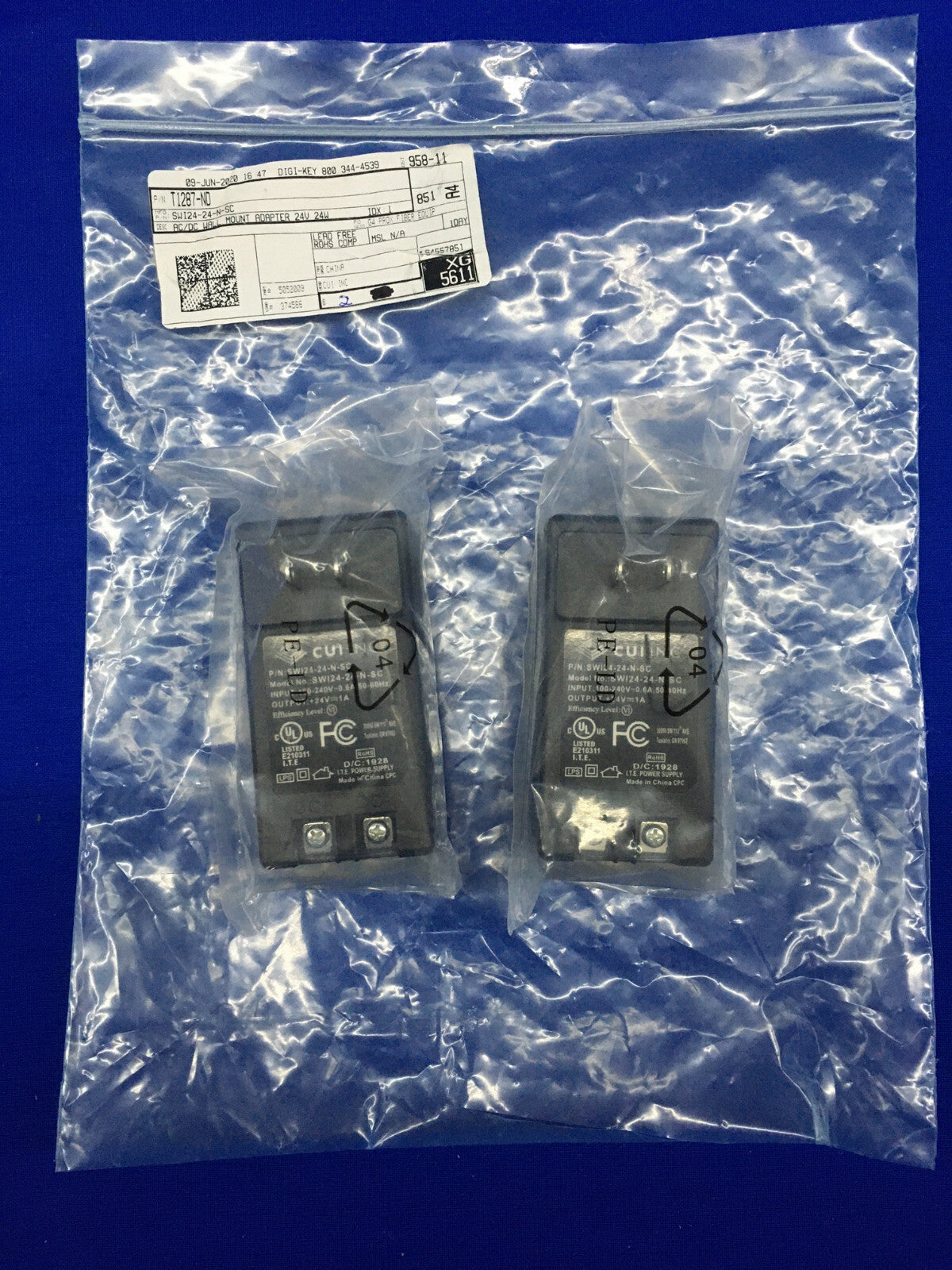 LOT DE 2 ADAPTATEURS DE MONTAGE CA/CC 24 V 24 W CUI INC / DIGI-KEY SWI24-24-N-SC / T1287-ND
