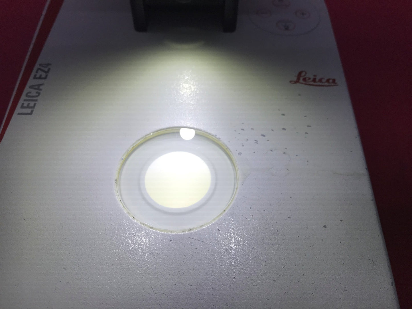 LEICA EZ4 STEREO MICROSCOPE WITH BUILT IN TOP AND BACK LIGHTING 8-35X