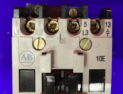 CONTATTORE Allen-Bradley / Allen Bradley / AB 100-A12NZ*3 SER B