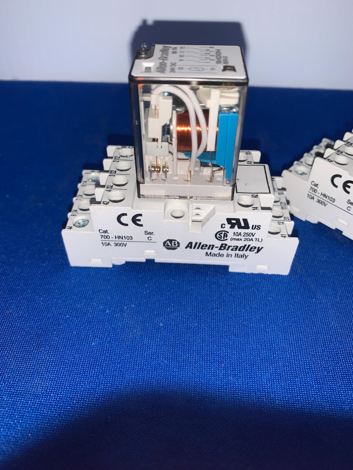 ALLEN-BRADLEY、700-HC24Z24-4、リレー、1ロット数量2個で30ドルで販売