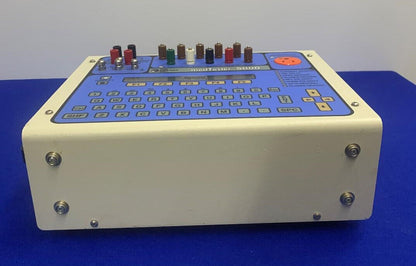 DNI NEVADA MEDTESTER 5000, ÉCRAN AVANT CASSÉ TESTÉ POUR LA MISE SOUS TENSION UNIQUEMENT