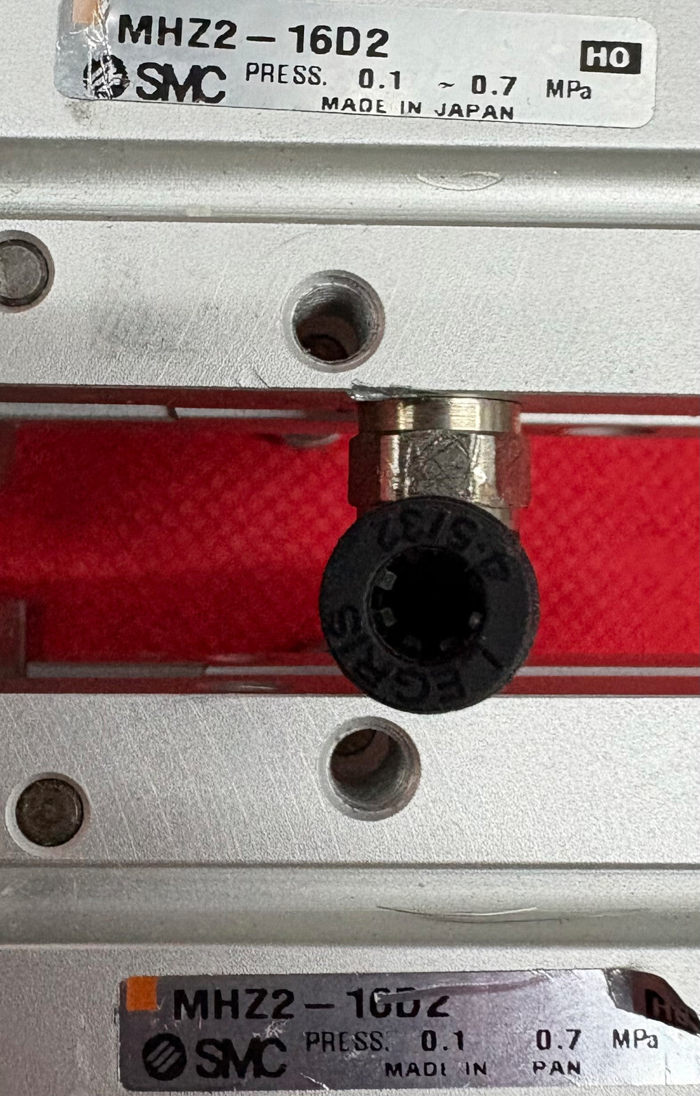 SMC MHZ2-16D2 PNEUMATIC PARALLEL FINGER GRIPPER 16mm - 1 LOT QTY 2