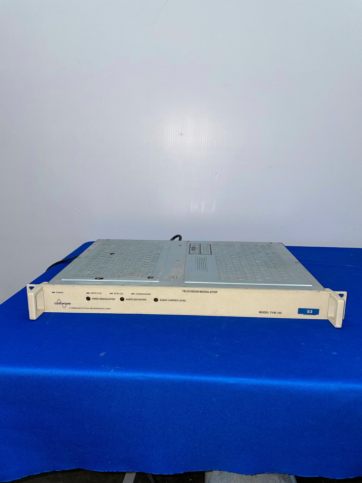 COMMUNICATIE MICROWAVE CORP., TVM-102, COM WAVE, TELEVISIEMODULATOR