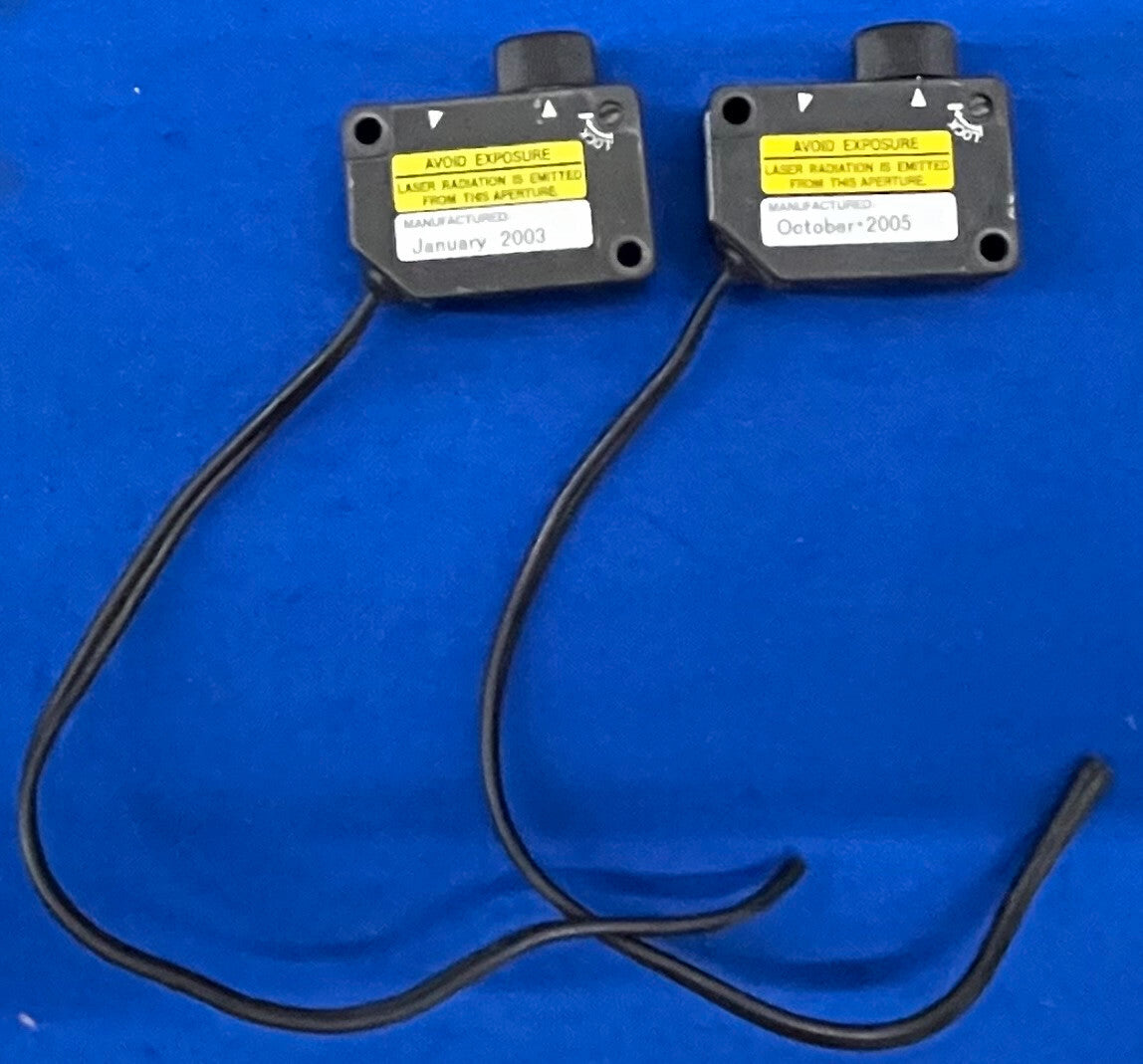 TESTA SENSORE FOTOELETTRICO KEYENCE LV-H32 LASER SEMICONDUTTORE ROSSO VISIBILE - QTY 4