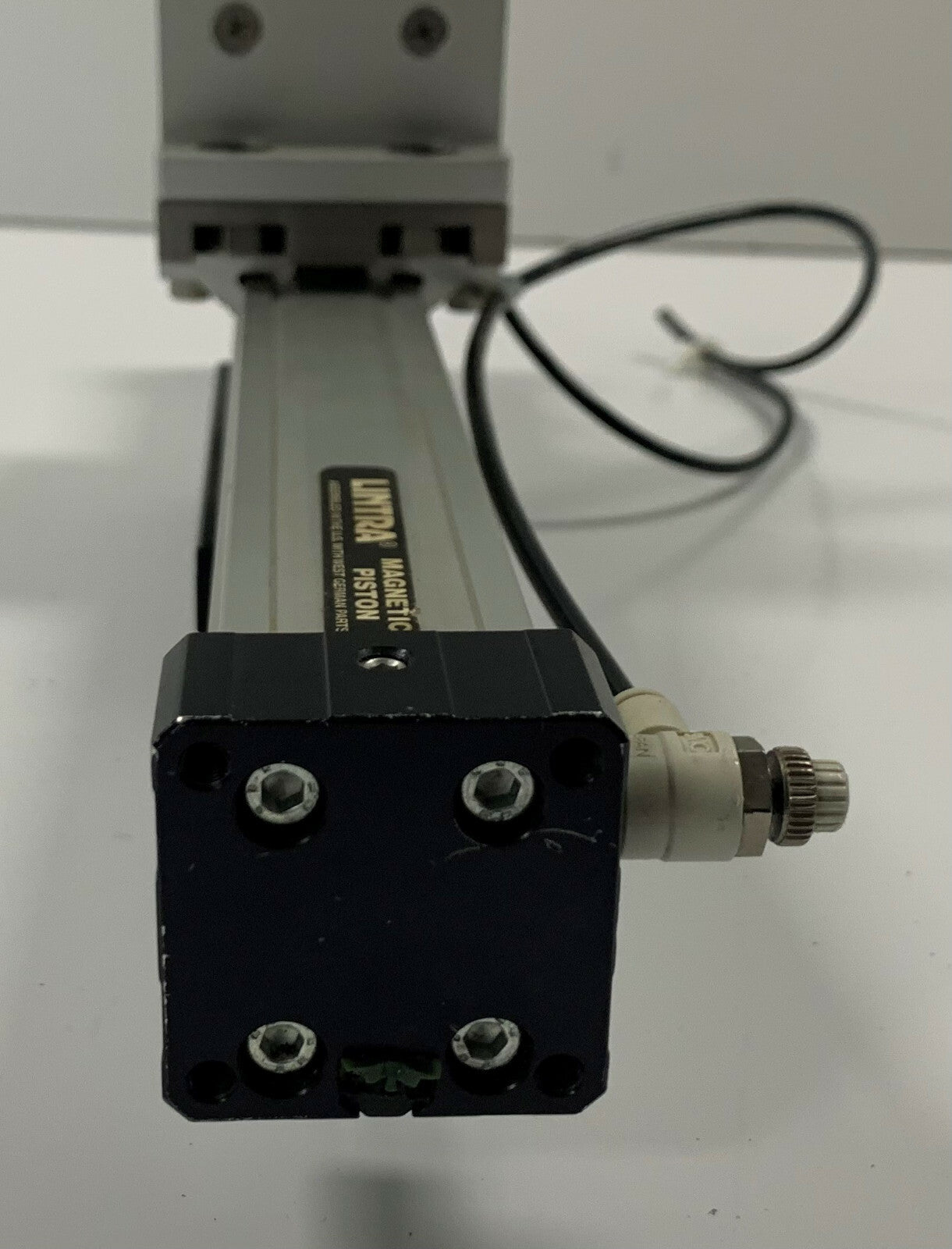 Norgren Kolbenstangenloser Zylinder 25MM Führung C/46125/M/8 &amp; 80/20 Führungshalterung