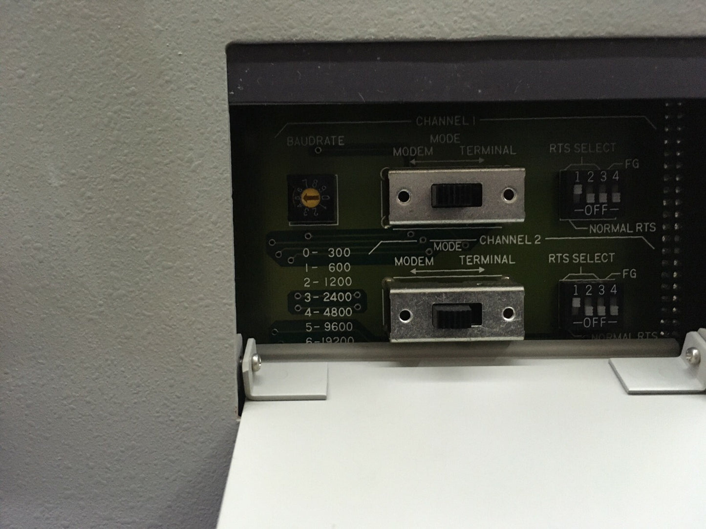 Émulateur intégré NEC IE-78310A, composants de micro-ordinateur CMOS monopuce 8/16 bits 