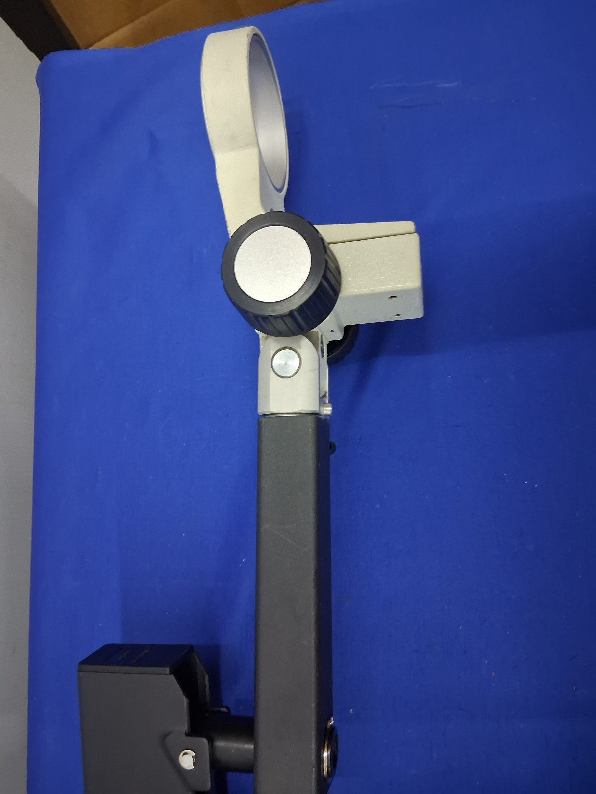 LEICA  STEREO MICROSCOPE BOOM STAND ARM FLEX ARTICULATING ARM 10450495 E ARM