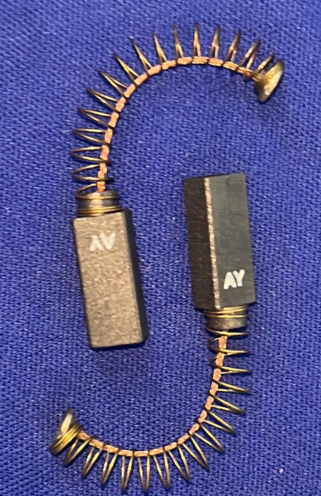 MD138-7B MOTOR BRUSHES 214 SERIES - SOLD AS '1 PKG A SET OF 2'
