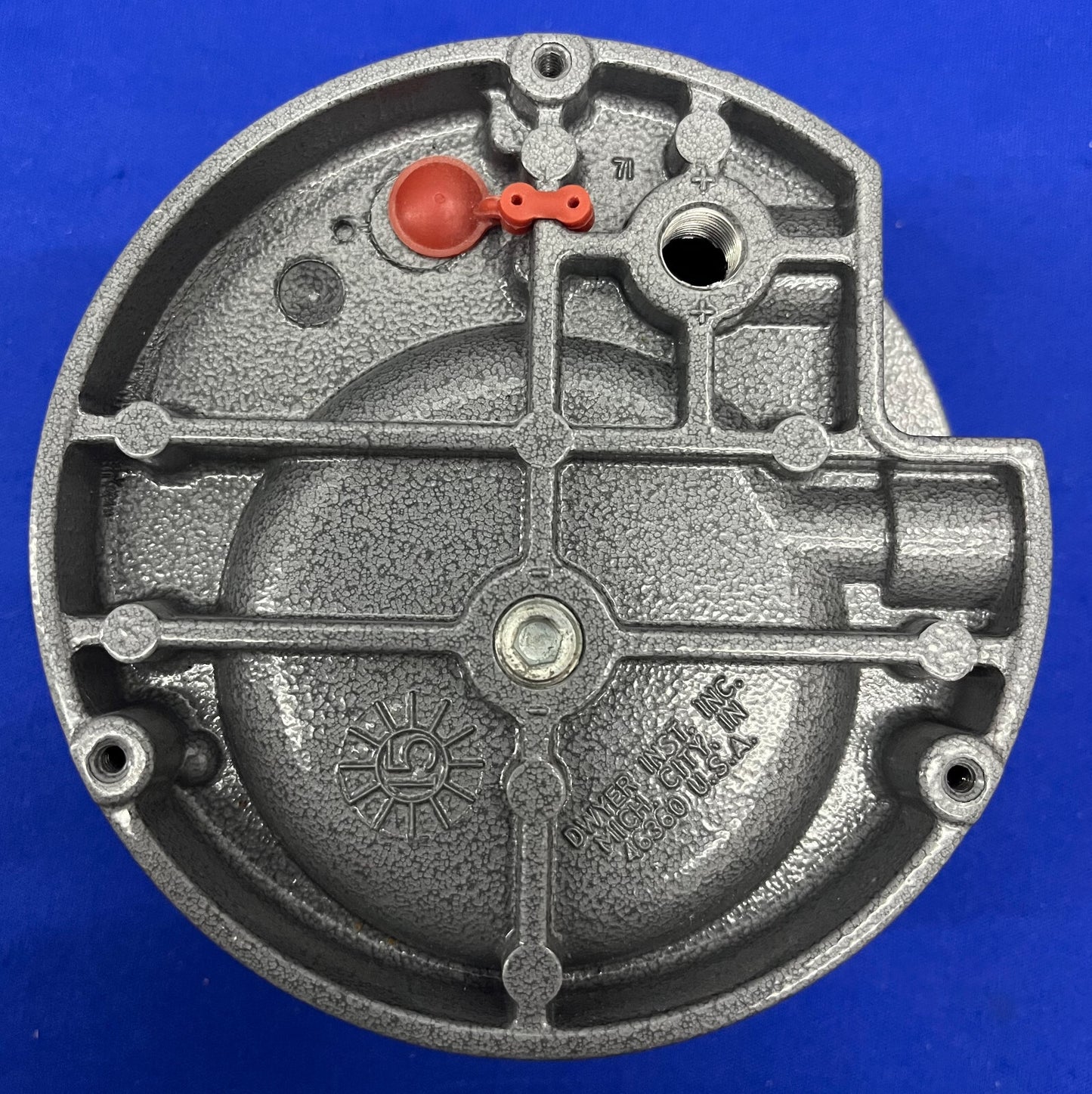 DWYER MAGNEHELIC DIFFERENTIAL PRESSURE GAUGE 2001D 102001-00 0-250