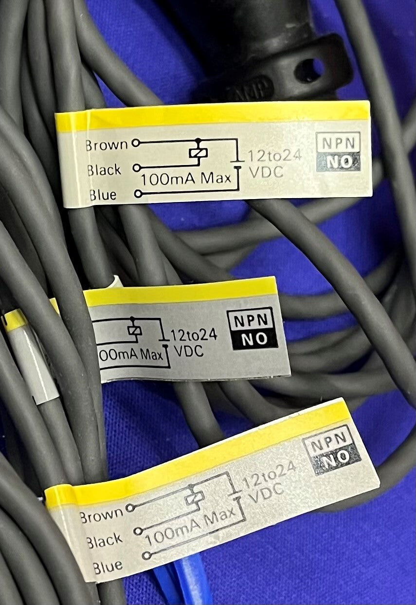 Lot van 3 Omron E2E-X1C1 naderingssensoren