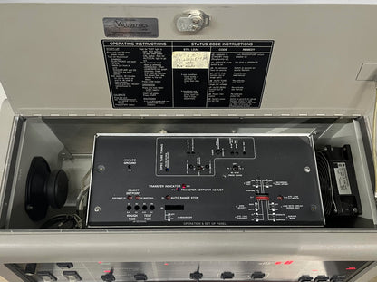 VARIAN AUTO-TEST 947 HELIUM MASSA SPECTROMETER LEKDETECTOR - VOOR ONDERDELEN/REPARATIE H2 