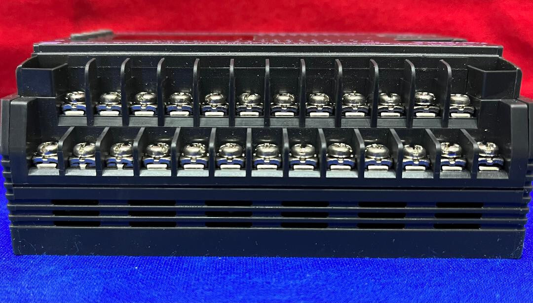 KEYENCE KV-40DT / KV40DT PROGRAMMEERBARE CONTROLLER (AFDEKKING ONTBREEKT) 