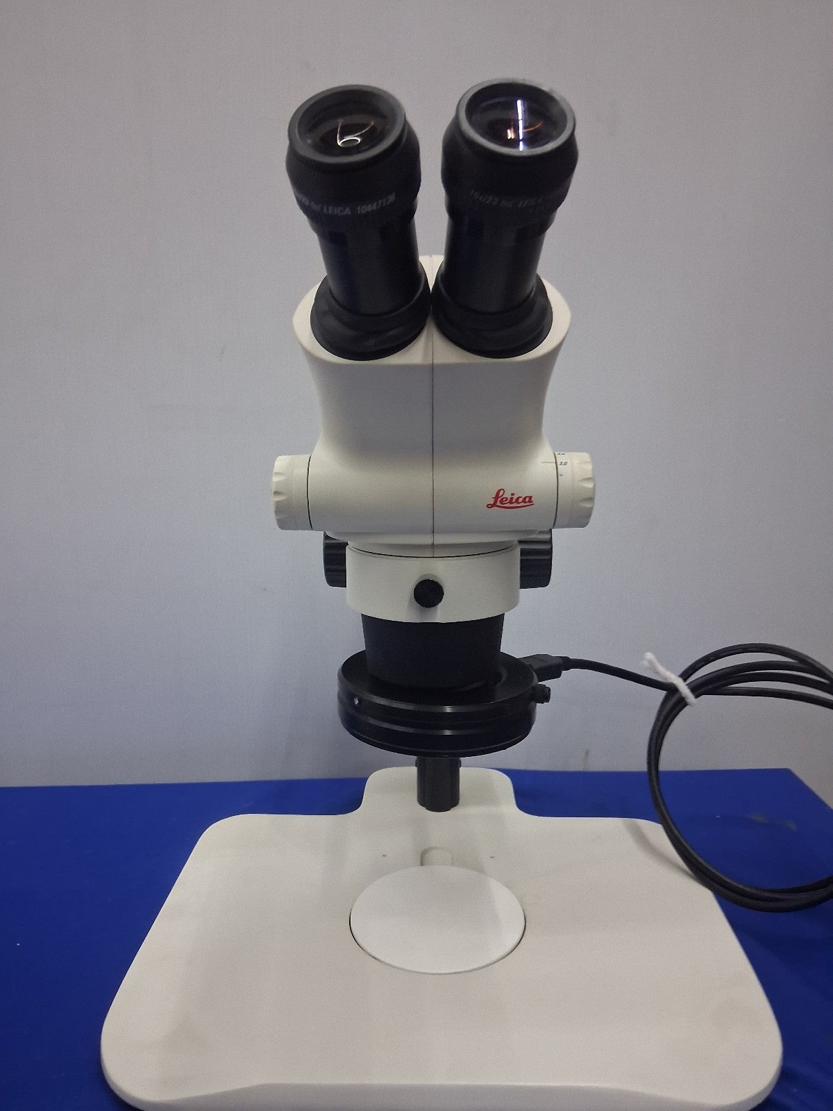 LEICA S4E STEREO ZOOM MICROSCOPE 6.3 -30 X MAGNIFICATION WITH STAND & LED LIGHT