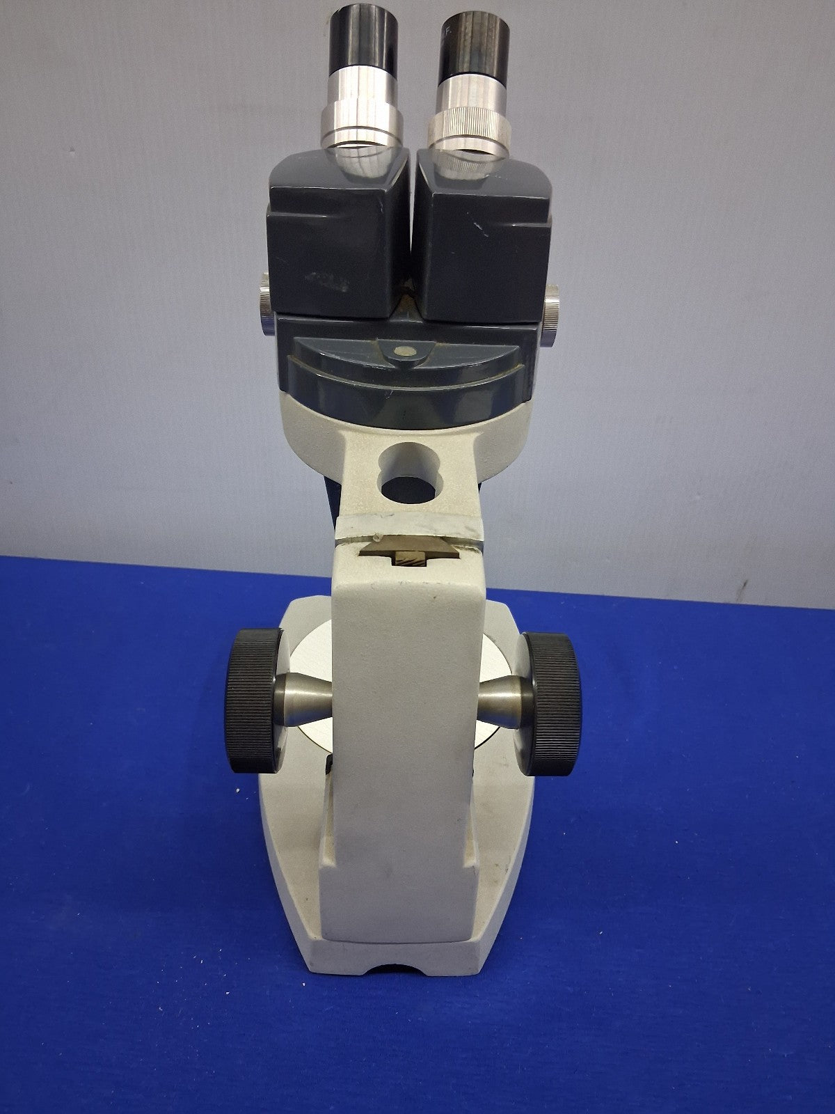 American Optical StereoStar Zoom 570 Vintage MICROSCOPE 0.7X To 4.2X & Stand