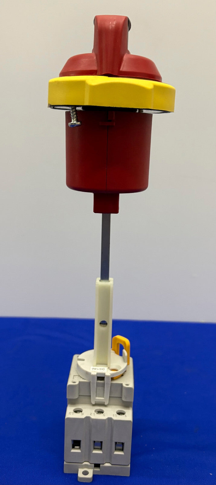 Allen Bradley AB 194E-A25-1753 LOAD SWITCH W/ 194R-PY ROTARY HANDLE AND SHAFT