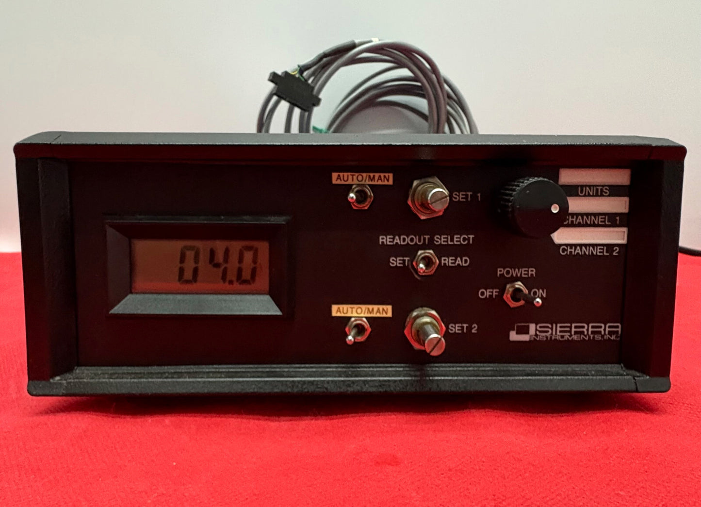 SIERRA INSTRUMENTS 902 DIGITAL DUAL CHANNEL READOUT W/ CABLES - FOR PARTS/REPAIR
