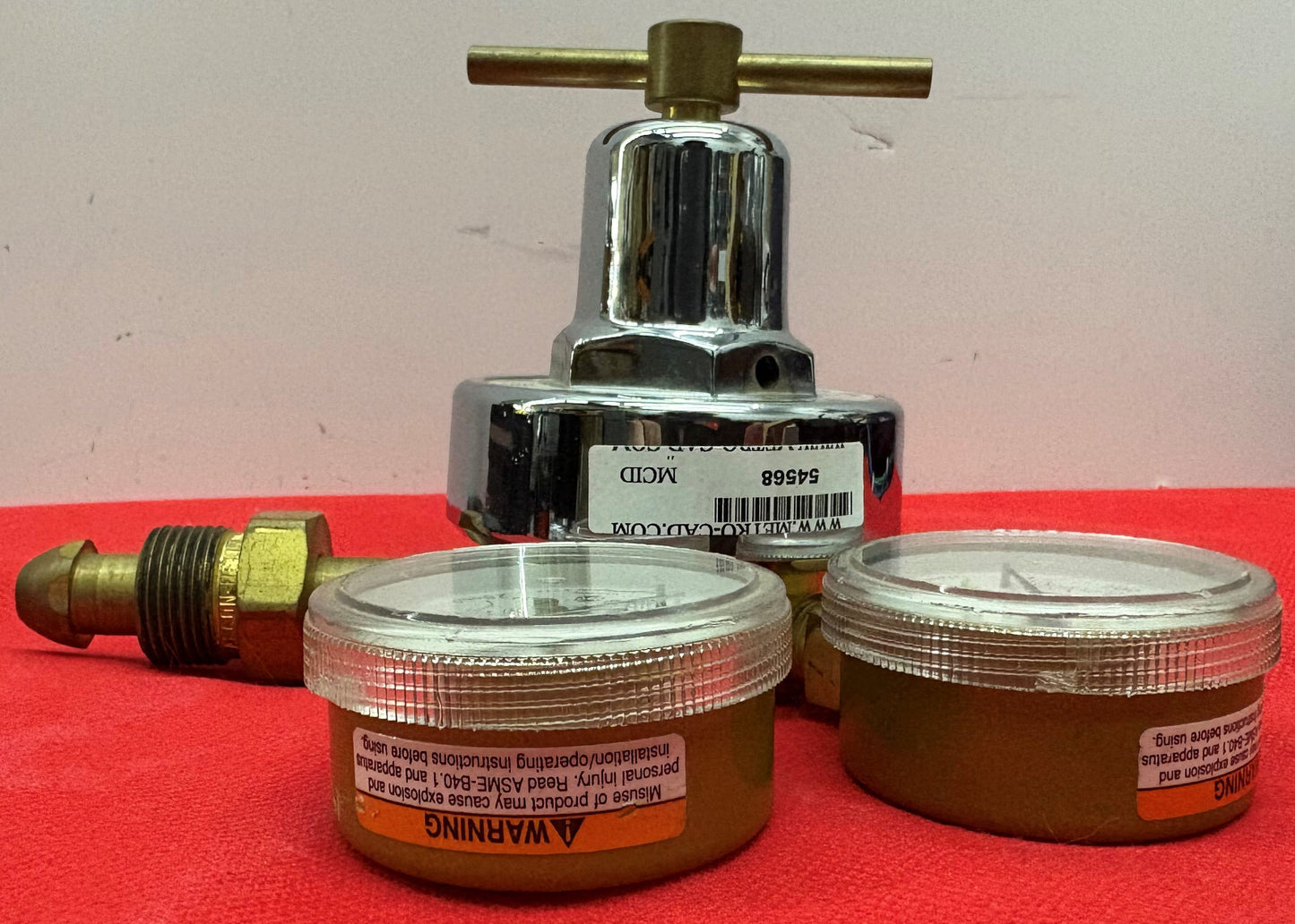 HARRIS  25-100  PRESSURE COMPRESSED GAS REGULATOR  650L  WITH  2 USG GAUGES