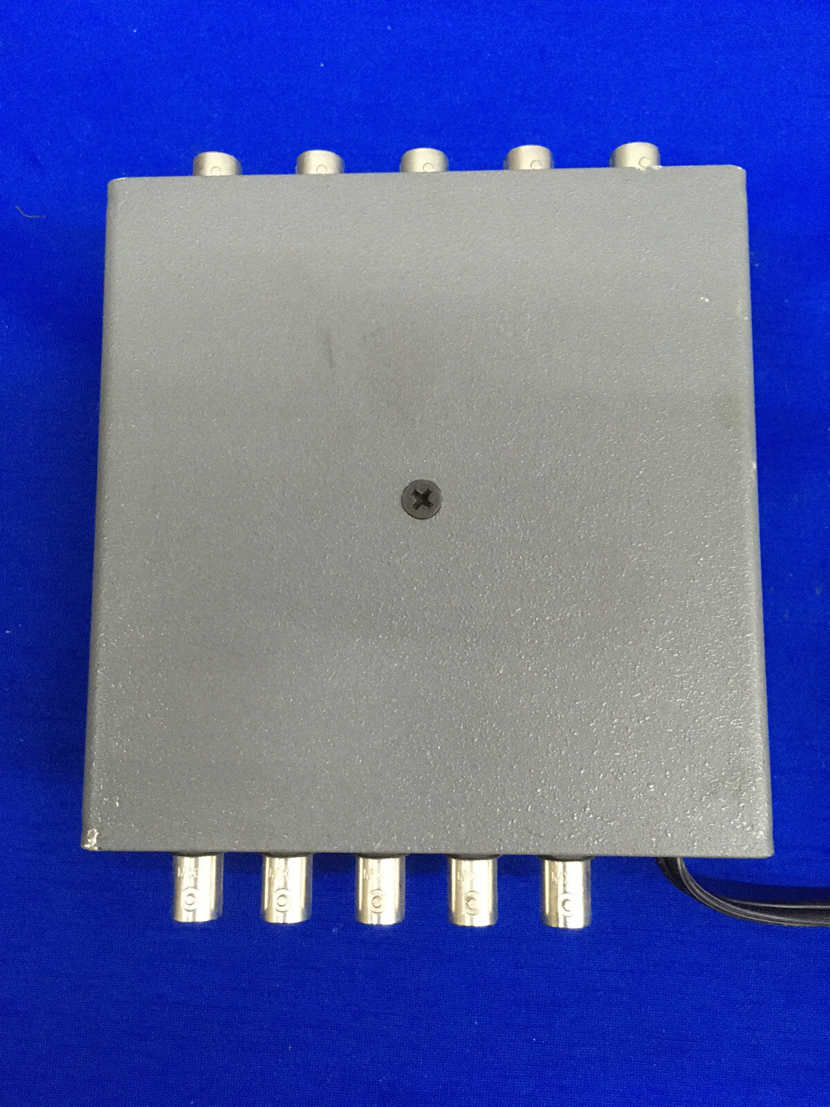 AMPLIFICADOR DE DISTRIBUCIÓN DE AUDIO ADA 2 300 HV DE EXTRON ELECTRONICS