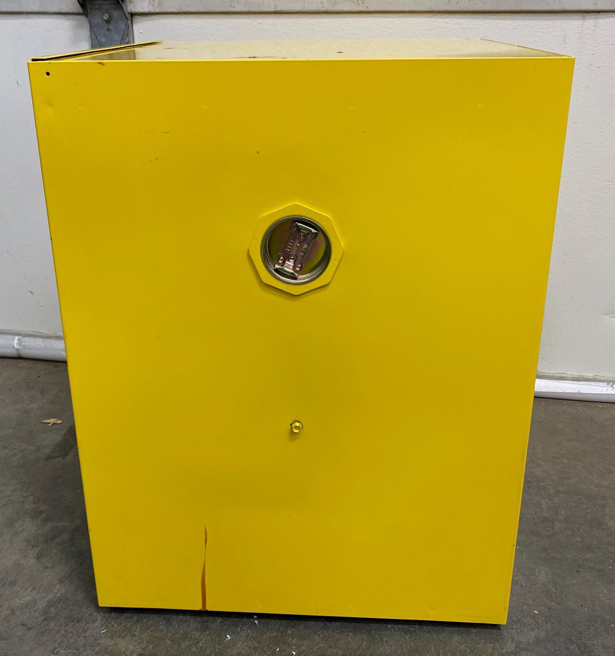ULINE H-2569M FLAMMABLE LIQUID STORAGE CABINET COUNTERTOP 870400 4 GAL CAPACITY
