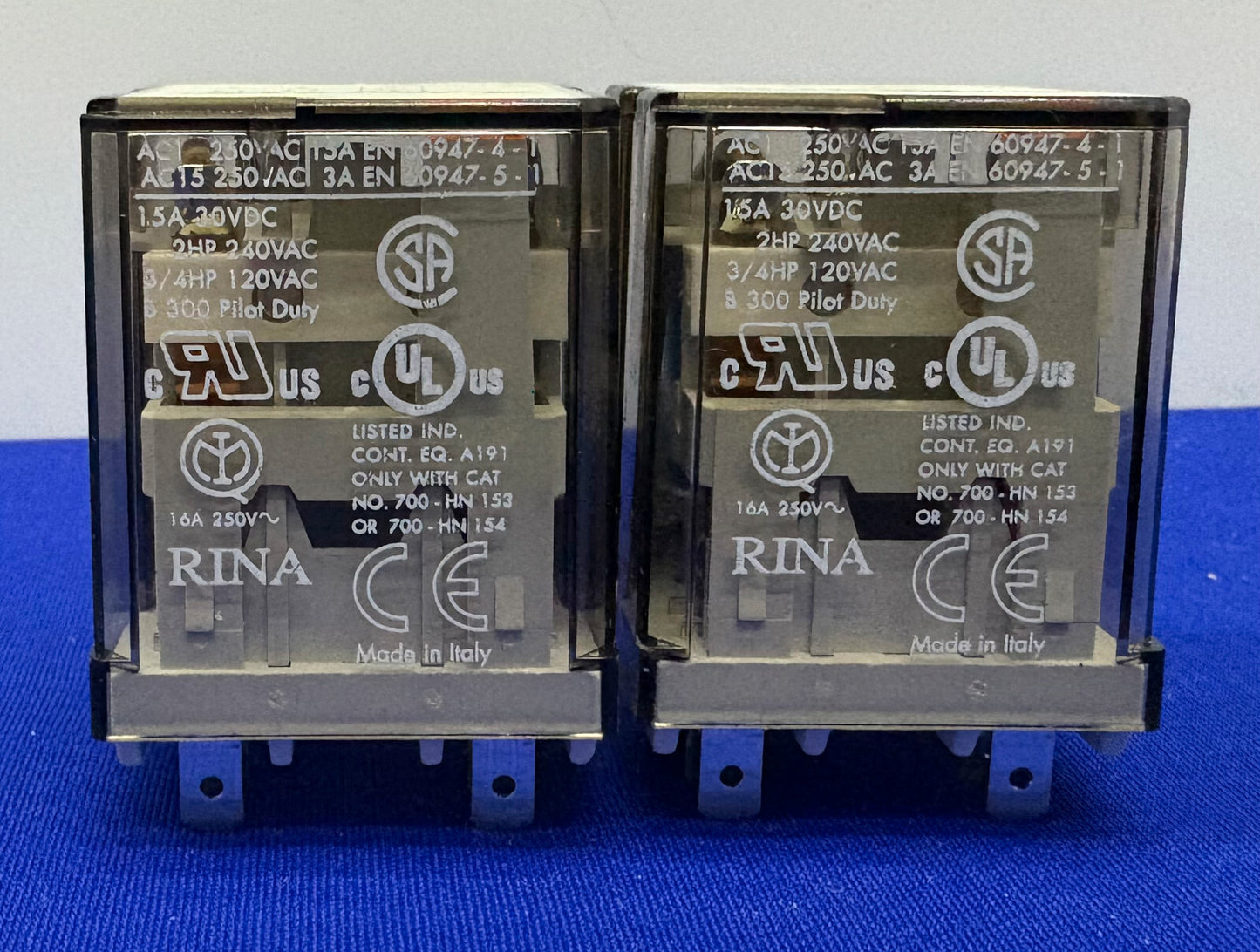 ALLEN BRADLEY AB 700-HB32Z24 SER E RELÈ 24VDC - 1 LOTTO QTY 2 