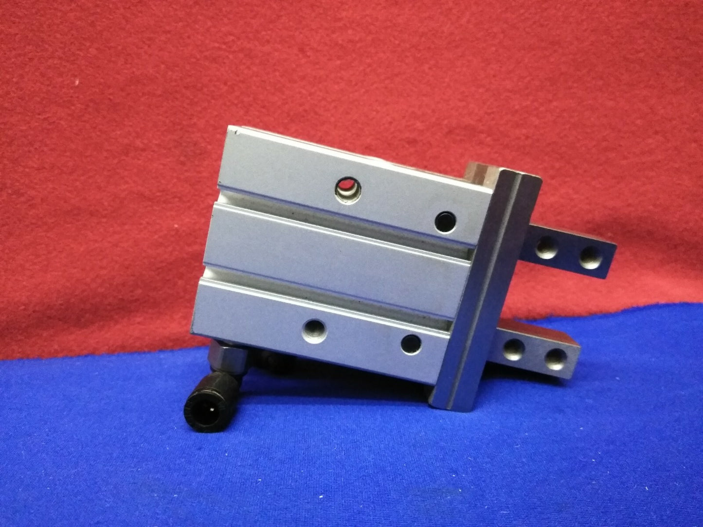 SMC MHZ2-25D1 / MHZ2 25D1 SLITTA 3A1-6V PRESS. 0,1~0,7 MPA 