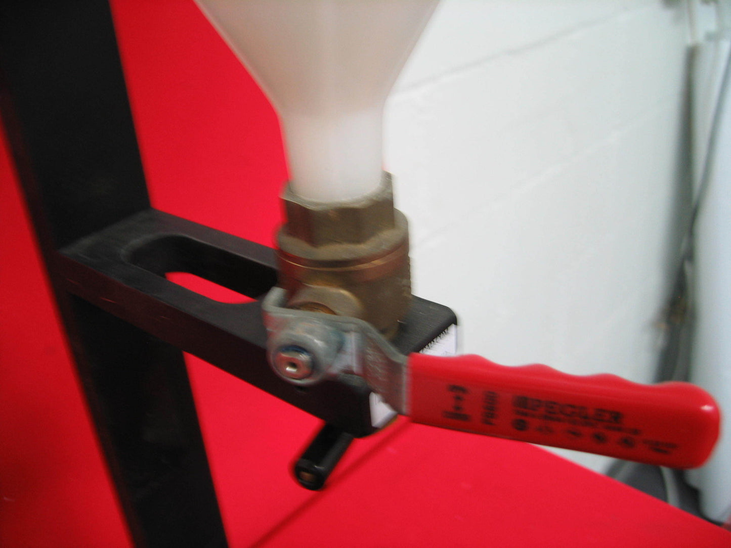 STATION DE REMPLISSAGE MANUELLE PERSONNALISÉE CONTRÔLE DU DÉBIT VIA UNE BUSE À PETITE OUVERTURE VALVE À BILLE 3/4"