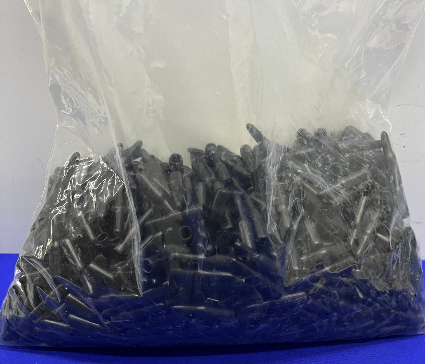 CAPLUGS BLACK PVC PLASTIC HEZ-240-12/ PLRU CAP (PACK OF 800) NEW OPEN BOX