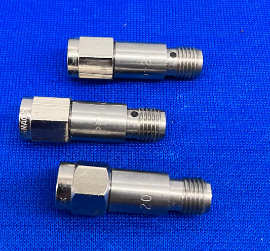 PASTERNACK PE7005-20 20DB ATTENUATORE FISSO, SMA MASCHIO LOTTO DI 3, DIGIKEY # SOTTO