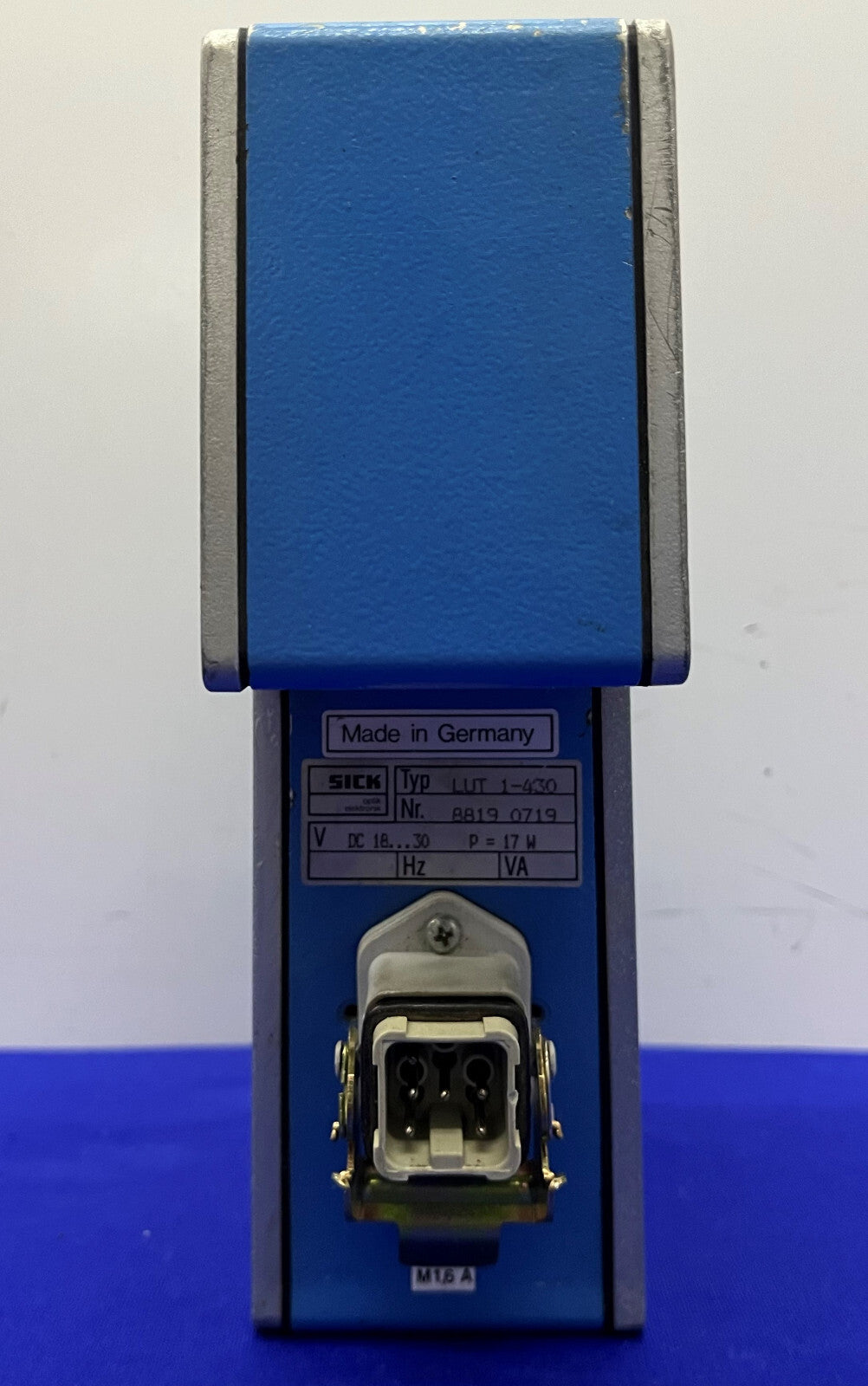 SICK MODÈLE LUT-1-430 CAPTEUR DE LUMINESCENCE OPTIK ELEKTRONIK 18-30 VDC 