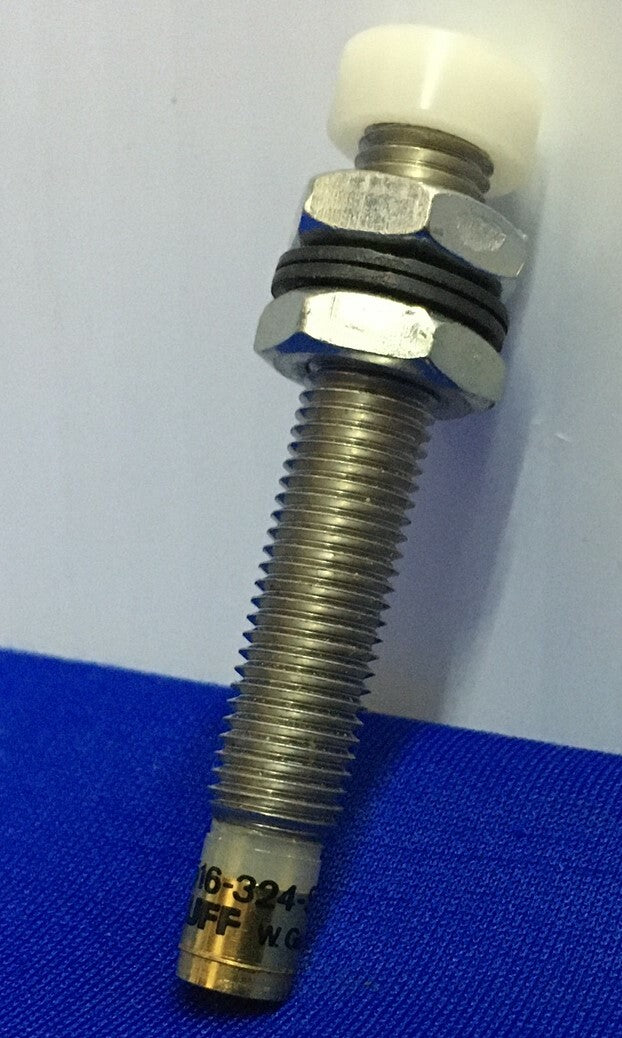 DÉTECTEUR DE PROXIMITÉ INDUCTIF BALLUFF BES 516-324-S16-L