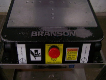 BRANSON ULTRASONIC WELDER 910IWT INPUT 117 VAC 13 AMP 50/60 HZ FOR PARTS REPAIR