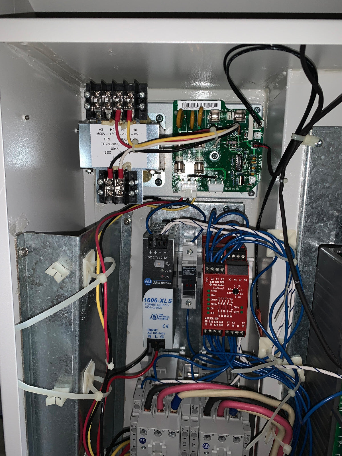 ABB ACS550-PD-024A-2+B055 ALLZWECK-PAKETANTRIEB MIT 3-PHASIGER ANTRIEBSEINHEIT
