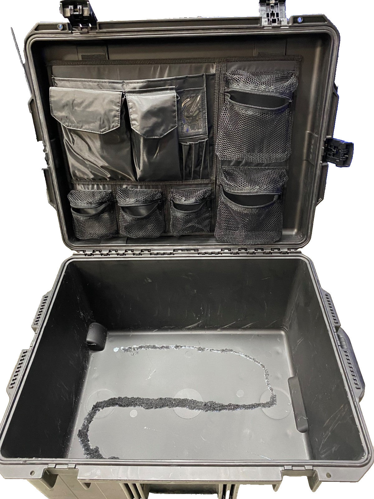 PELICAN ™ PRODUCTS iM2750 STORM CASE I/D 22 x 17 x 12.7" O/D 24.6 x 19.7 x 14.4"