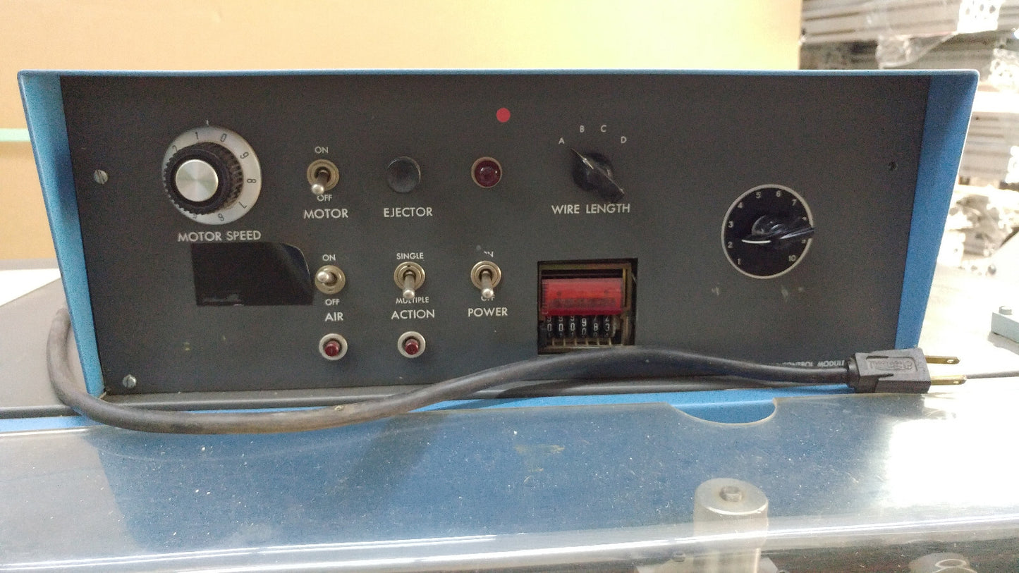 EUBANKS 02750 COUPE-FIL 115 V 50/60 Hz 8,3 A - TABLE ÉLÉVATRICE NON INCLUSE DANS LA VENTE