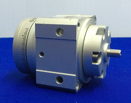 SMC MSUB3-180S PRESIÓN MÁXIMA 0,7 MPa ACTUADOR ROTATIVO MSU CON MESA