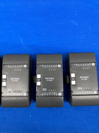 UNITÉ DE BASE KEYENCE KV-4DR, TYPE CC, AVEC 2 MICRO-PLC KV-E8X ET KV-E8A 