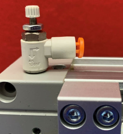 SMC Kolbenstangenloser Zylinder MY1H20-150L / MY1H20150L mit (2) SMC AS1201F Durchflussreglern