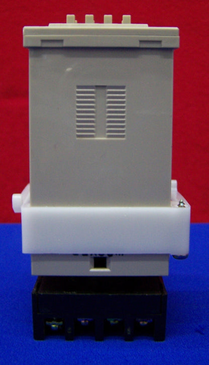 Minuterie Omron H5CN-XBN / H5CN 100 à 240 V CA 50/60 Hz