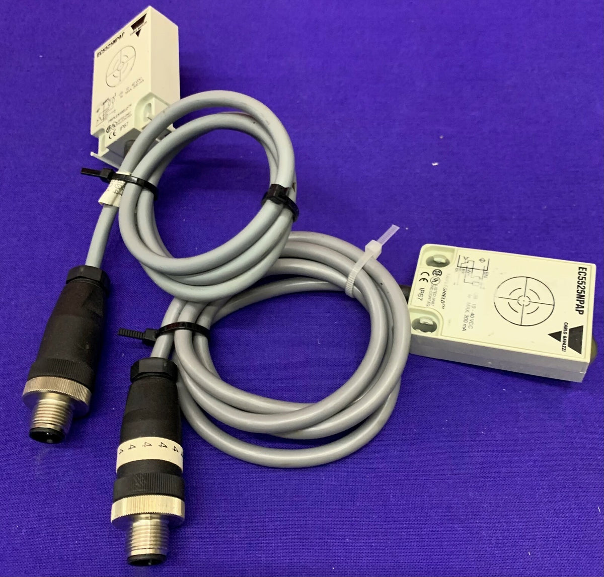 Qté 2 - Capteurs de proximité capacitifs Carlo Gavazzi EC5525NPAP 