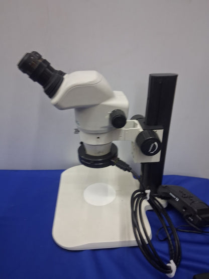 NIKON STEREO SMZ745 MICROSCOPE 6.7-50X  STAND & LED LIGHT C-W10XB/22 EYEPIECES